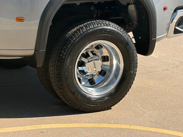 2026 GMC Sierra 3500HD Double Cab, Long Bed, SLE Dual Rear Wheel, 4WD