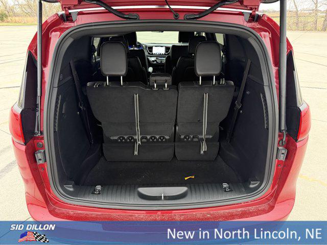 2026 Chrysler Voyager LX