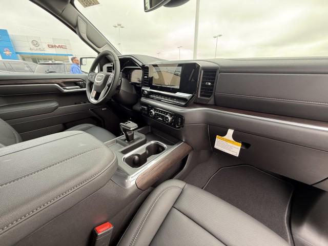 2026 GMC Sierra 1500 Crew Cab, Short Bed, SLT, RWD