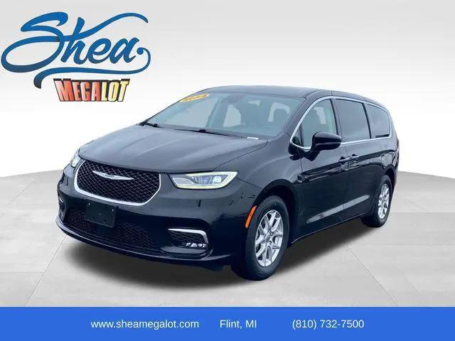 2024 Chrysler Pacifica Touring L for sale in Flint, MI