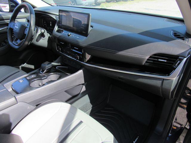 2025 Nissan Rogue SL FWD