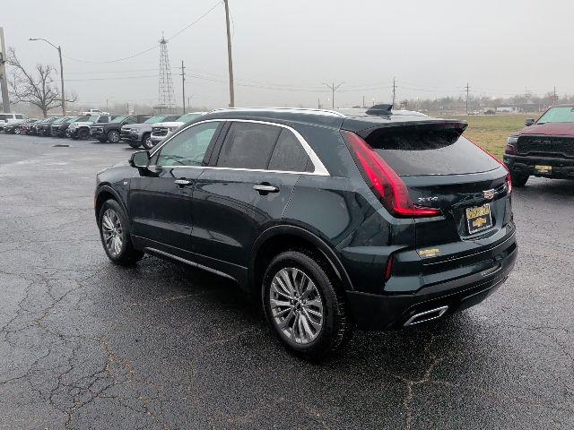 2024 Cadillac XT4 FWD Premium Luxury
