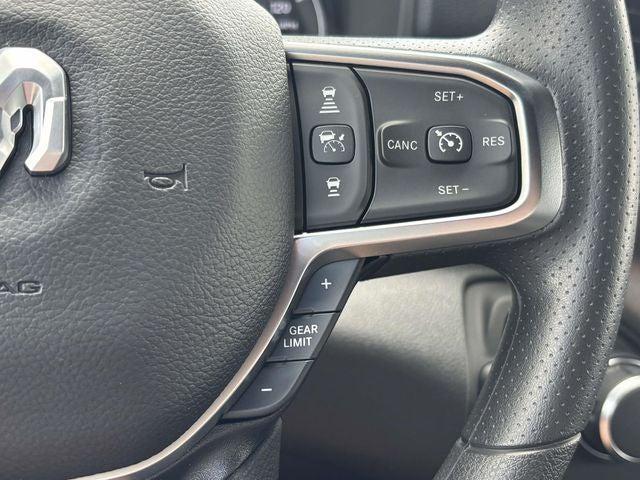 2026 Ram 1500 Express Crew Cab 4x4 5'7" Box