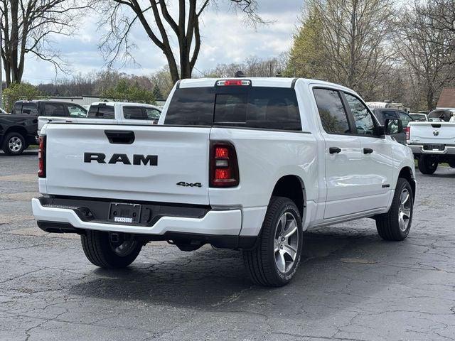 2026 Ram 1500 Express Crew Cab 4x4 5'7" Box