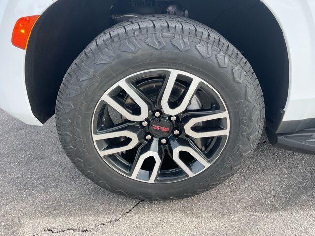 2023 GMC Yukon 4WD AT4