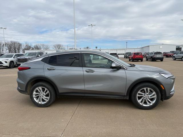 2025 Buick NV Preferred FWD