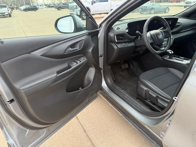 2025 Buick NV Preferred FWD