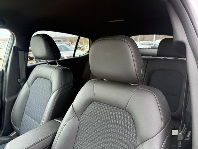 2025 Buick NV Preferred FWD