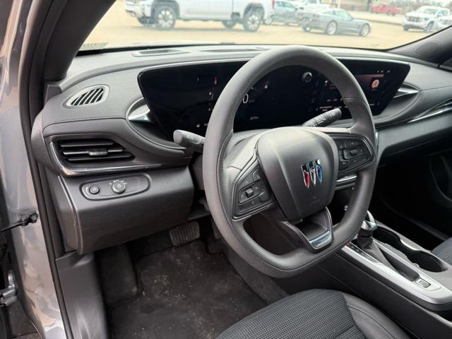 2025 Buick NV Preferred FWD