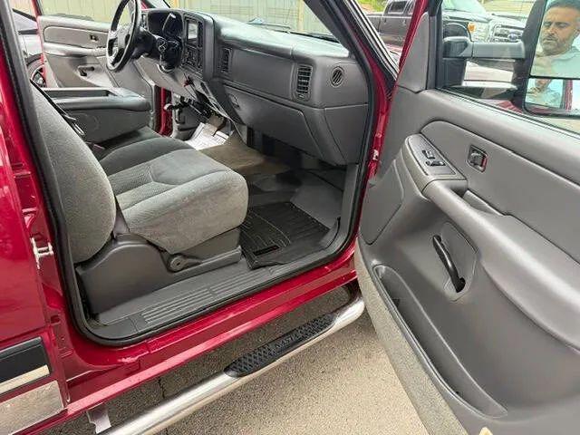 2004 Chevrolet Silverado 2500HD LS