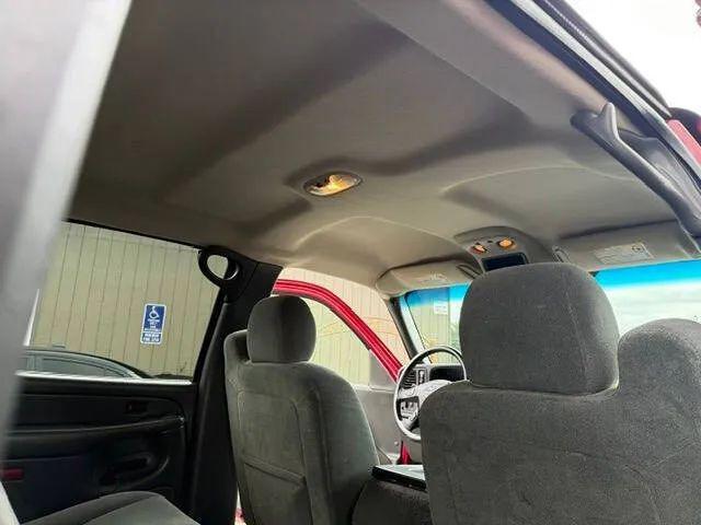 2004 Chevrolet Silverado 2500HD LS