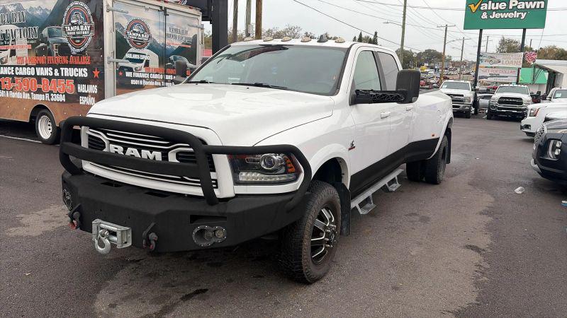 2018 Ram 3500 Laramie Crew Cab 4x4 8' Box