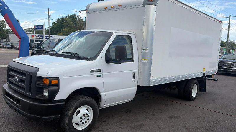 2017 Ford E-350 Cutaway Base