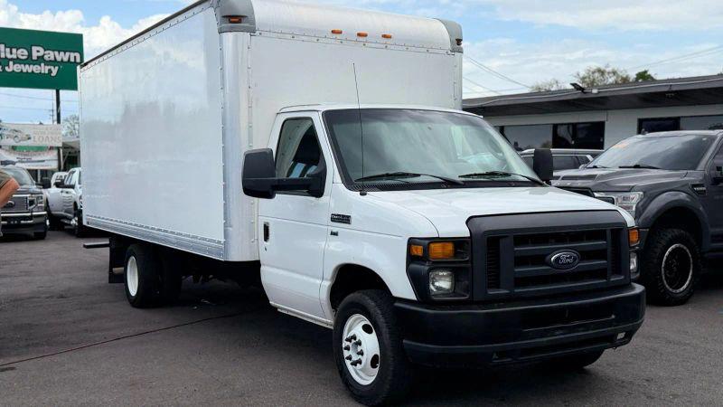 2017 Ford E-350 Cutaway Base