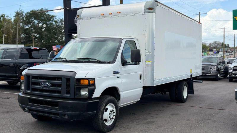 2017 Ford E-350 Cutaway Base
