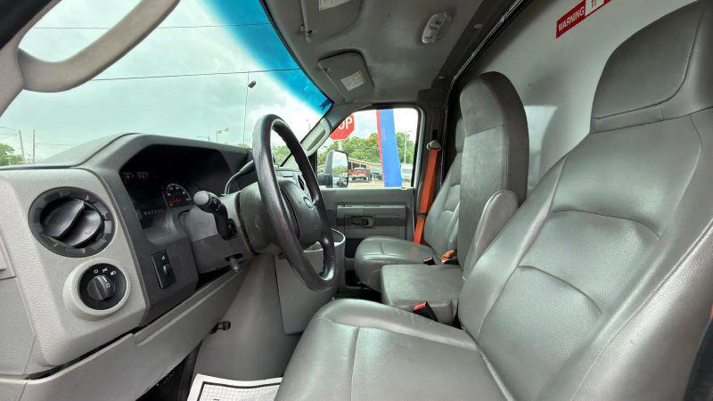 2017 Ford E-350 Cutaway Base