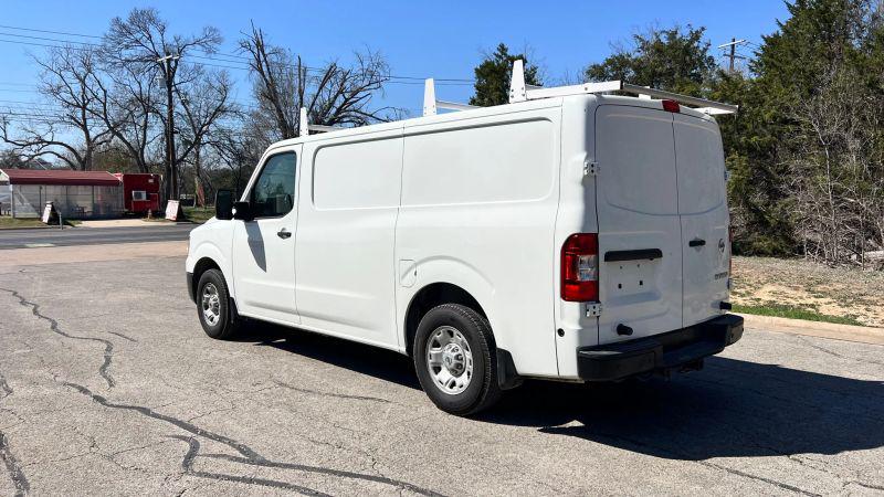 2021 Nissan 2500 SV Standard Roof V8