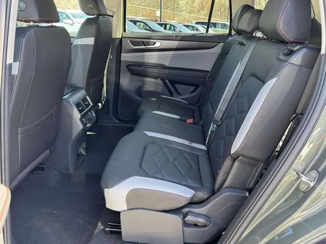 2026 Volkswagen Atlas Peak Edition