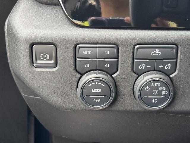 2023 Chevrolet Silverado 1500 4WD Crew Cab Short Bed RST