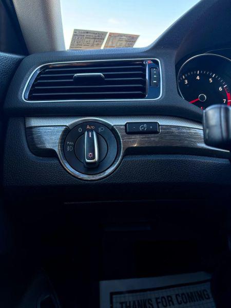 2016 Volkswagen Passat 1.8T SE
