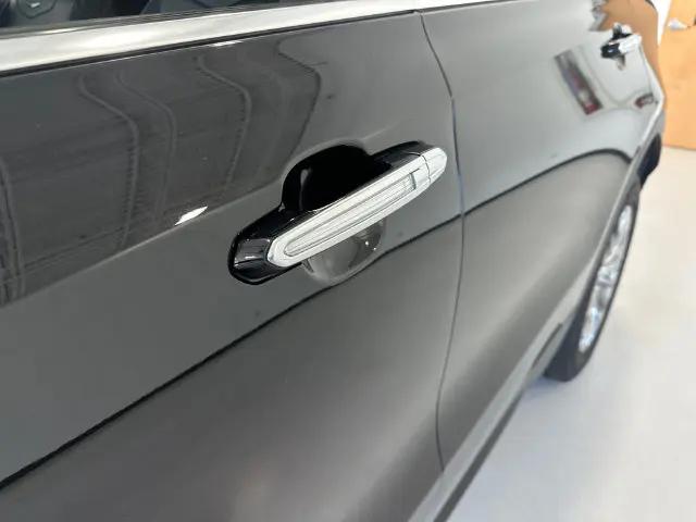 2025 Cadillac XT4 AWD Premium Luxury