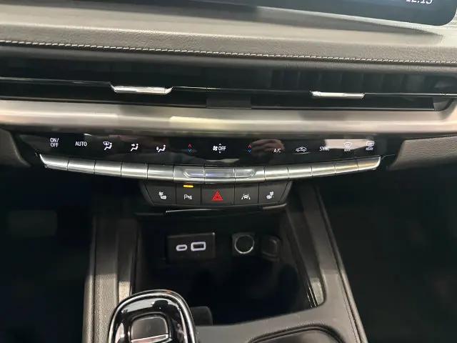 2025 Cadillac XT4 AWD Premium Luxury