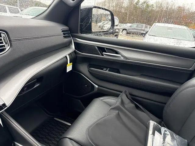 2026 Jeep Grand Wagoneer Upland 4x4