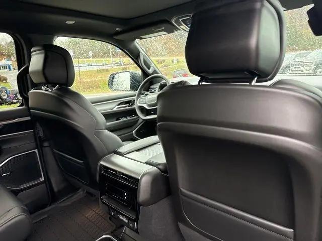 2026 Jeep Grand Wagoneer Upland 4x4