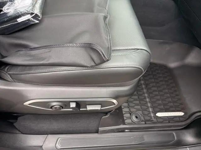 2026 Jeep Grand Wagoneer Upland 4x4