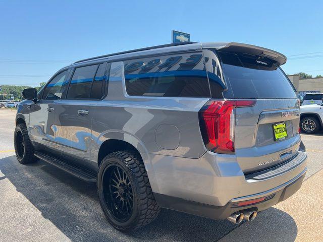 2022 GMC Yukon XL 4WD AT4