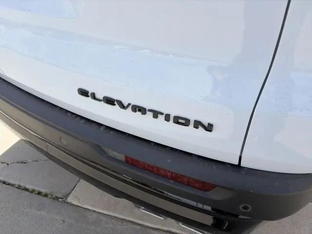 2026 GMC Acadia Elevation FWD