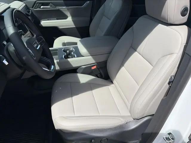 2026 GMC Acadia Elevation FWD