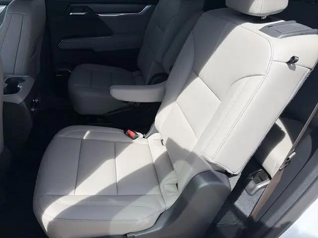 2026 GMC Acadia Elevation FWD