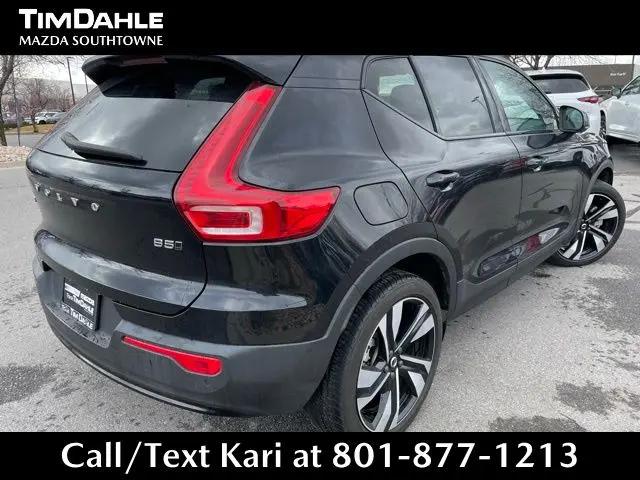 2024 Volvo XC40 B5 Plus Dark Theme