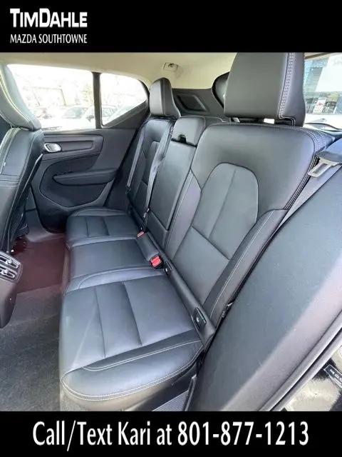 2024 Volvo XC40 B5 Plus Dark Theme