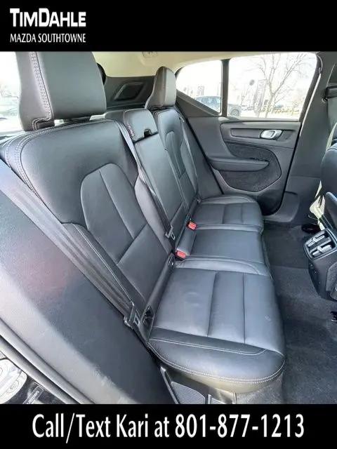 2024 Volvo XC40 B5 Plus Dark Theme