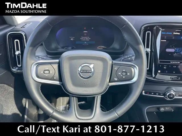 2024 Volvo XC40 B5 Plus Dark Theme