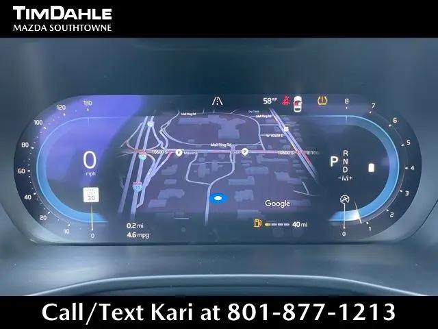2024 Volvo XC40 B5 Plus Dark Theme