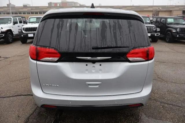 2026 Chrysler Voyager LX