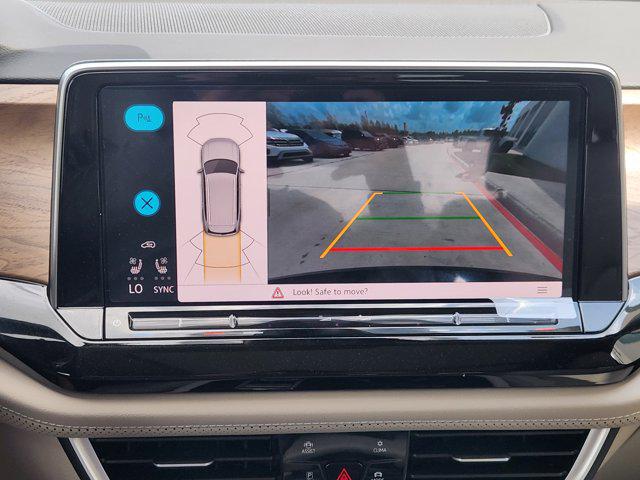 2026 Volkswagen Atlas SE with Technology