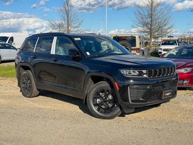 2026 Jeep Grand Cherokee Altitude 4x4