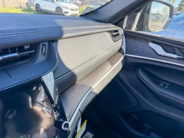 2026 Jeep Grand Cherokee Altitude 4x4