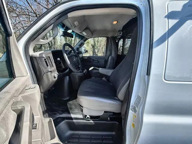 2020 GMC Savana Cargo RWD 2500 Regular Wheelbase Work Van
