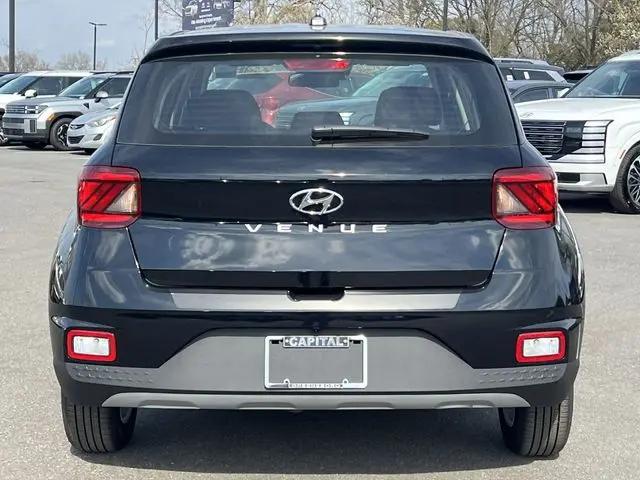 2026 Hyundai Venue SE