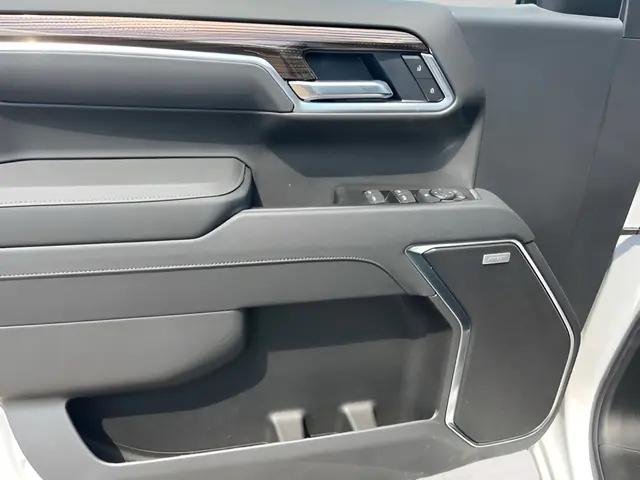 2026 Chevrolet Silverado 1500 4WD Crew Cab Standard Bed RST