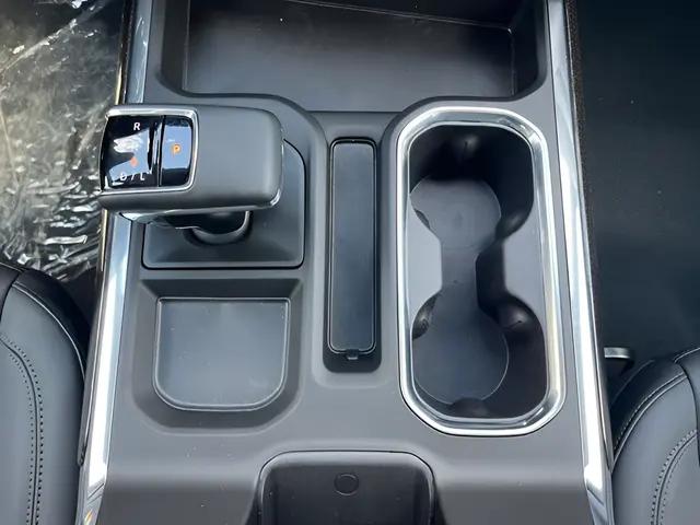 2026 Chevrolet Silverado 1500 4WD Crew Cab Standard Bed RST