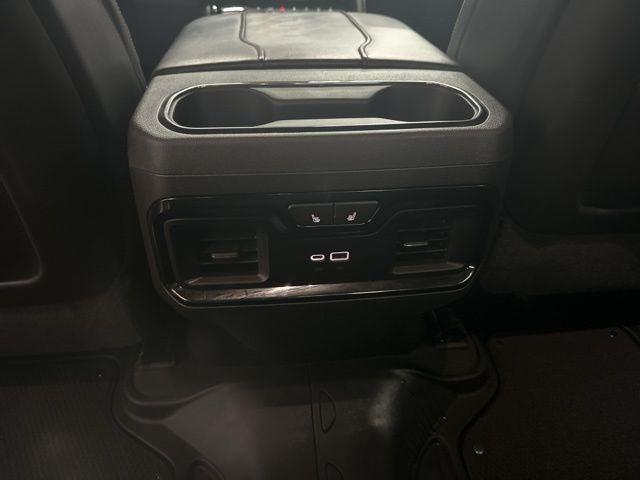 2023 GMC Sierra 1500 4WD Crew Cab Short Box AT4X