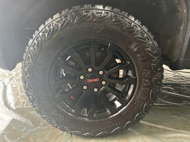 2023 GMC Sierra 1500 4WD Crew Cab Short Box AT4X