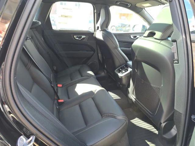 2026 Volvo XC60 B5 Ultra Black Edition