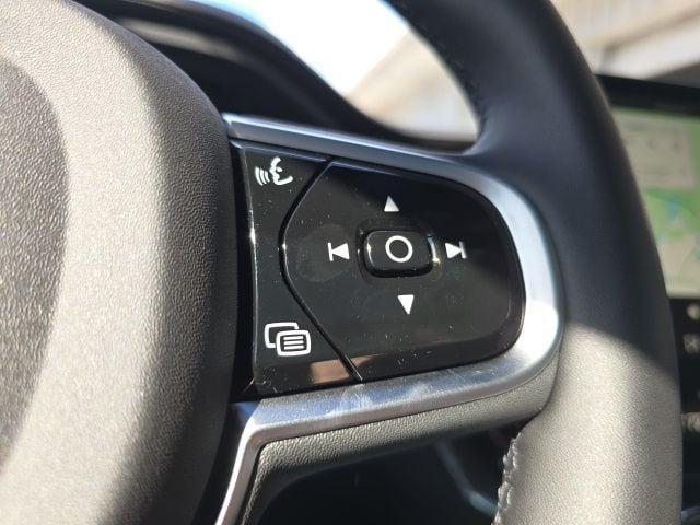 2026 Volvo XC60 B5 Ultra Black Edition